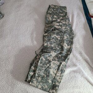 Women's Cameo Cargo Jeans - one pair size Medium Regular